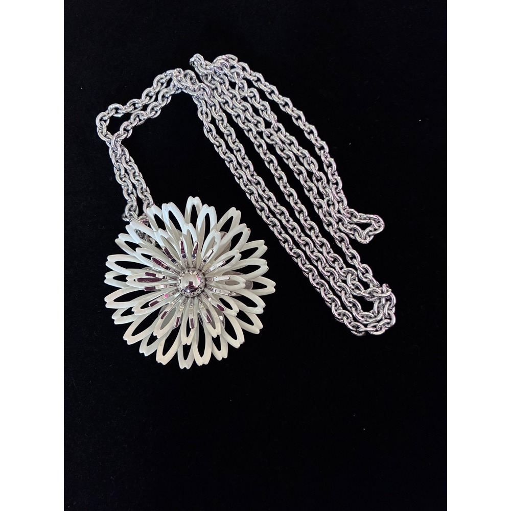 Vintage Sarah Coventry White Enamel Flower Pendant Brooch Necklace